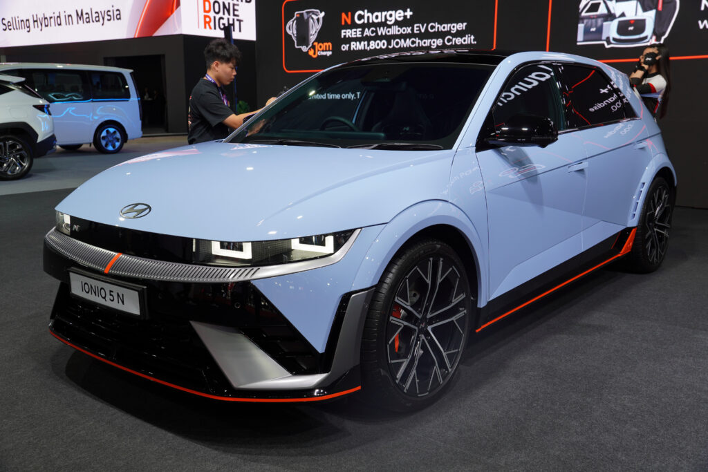 DSC05163-1024x683 Top 5 Cars You Must See at KLIMS 2026: A Tech Enthusiast's Guide